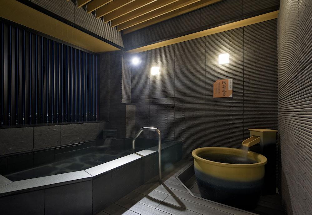 Apa Shinjuku Kabukicho Tower Hotel 3*